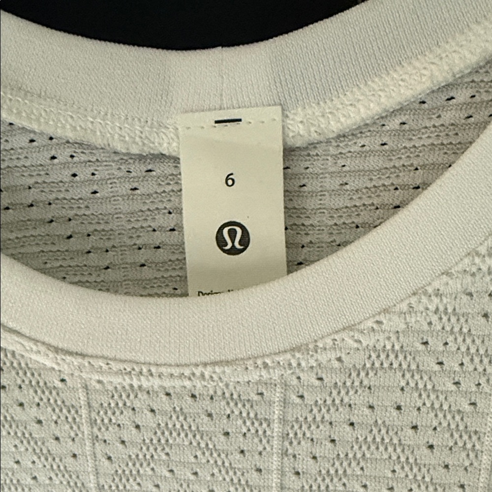 lululemon athletica Textured White Crop Top - Picture 4 of 6